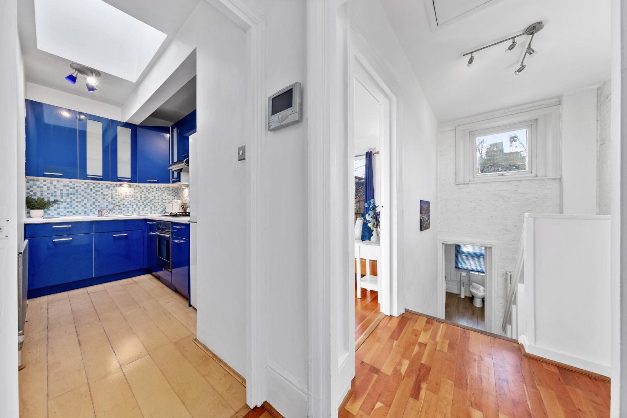 Balcony Blue Theme 1 Bedroom Central London Luxury Flat Near Hyde Park! Accommodates Up To 6! Double Sofa Bed And Next To Station! Luaran gambar