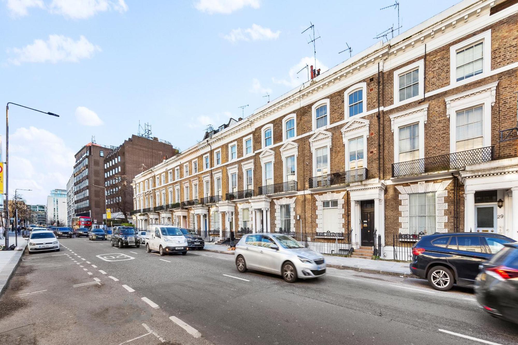 Balcony Blue Theme 1 Bedroom Central London Luxury Flat Near Hyde Park! Accommodates Up To 6! Double Sofa Bed And Next To Station! Luaran gambar