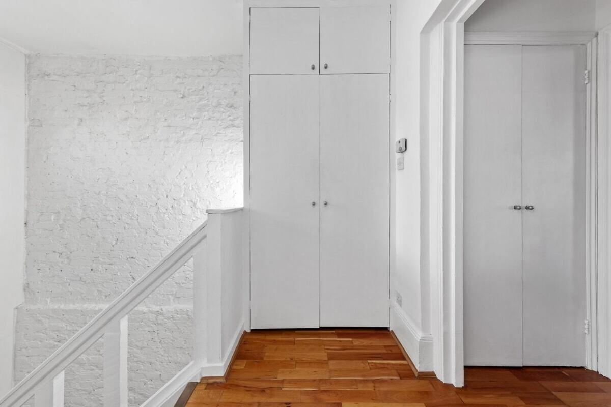 Balcony Blue Theme 1 Bedroom Central London Luxury Flat Near Hyde Park! Accommodates Up To 6! Double Sofa Bed And Next To Station! Luaran gambar