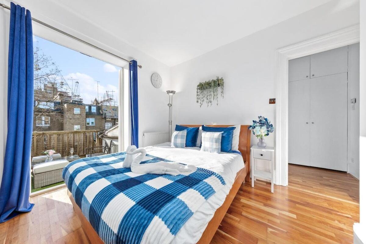 Balcony Blue Theme 1 Bedroom Central London Luxury Flat Near Hyde Park! Accommodates Up To 6! Double Sofa Bed And Next To Station! Luaran gambar