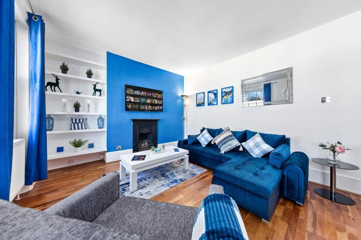 Balcony Blue Theme 1 Bedroom Central London Luxury Flat Near Hyde Park! Accommodates Up To 6! Double Sofa Bed And Next To Station! Luaran gambar