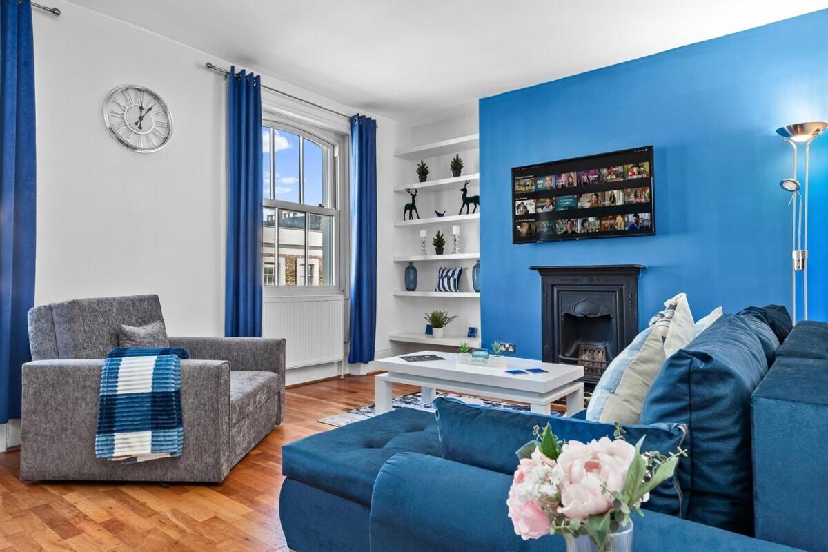 Balcony Blue Theme 1 Bedroom Central London Luxury Flat Near Hyde Park! Accommodates Up To 6! Double Sofa Bed And Next To Station! Luaran gambar