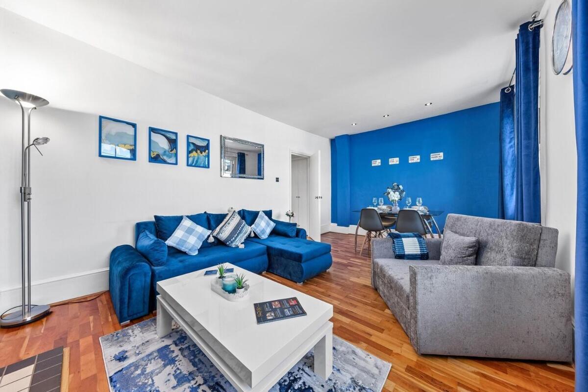 Balcony Blue Theme 1 Bedroom Central London Luxury Flat Near Hyde Park! Accommodates Up To 6! Double Sofa Bed And Next To Station! Luaran gambar