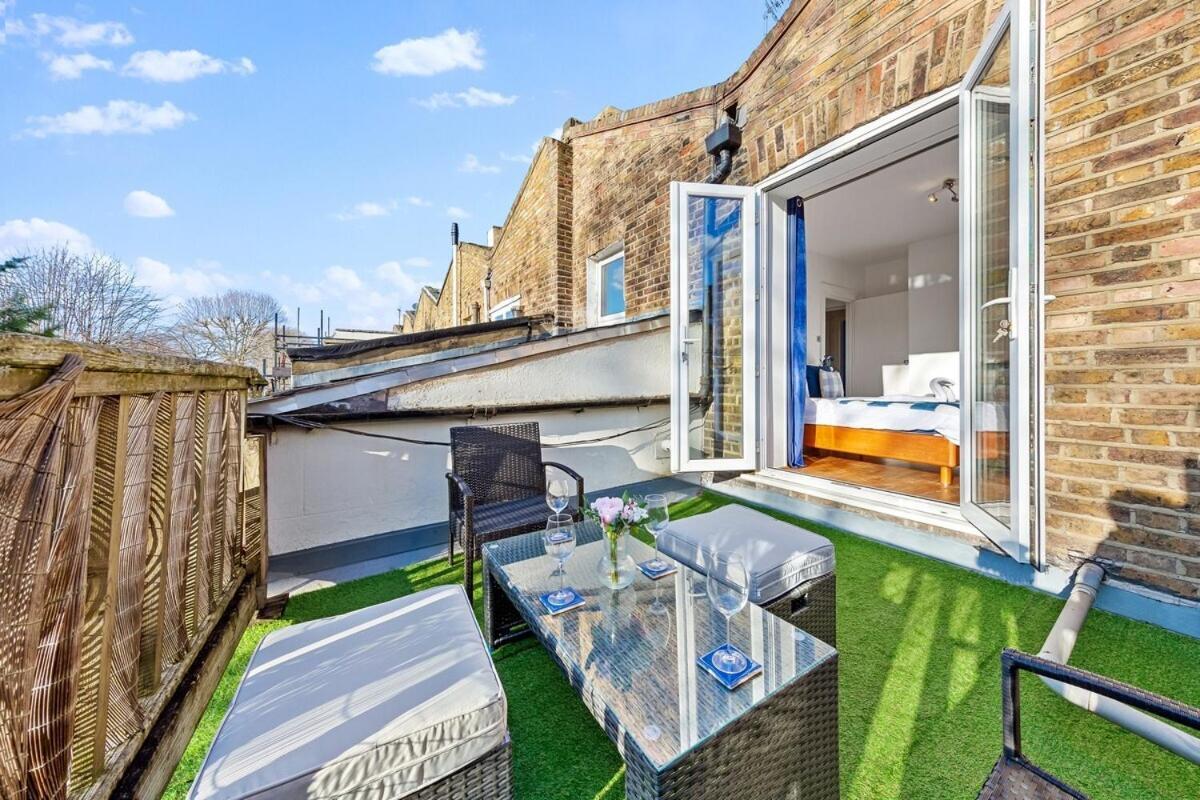 Balcony Blue Theme 1 Bedroom Central London Luxury Flat Near Hyde Park! Accommodates Up To 6! Double Sofa Bed And Next To Station! Luaran gambar