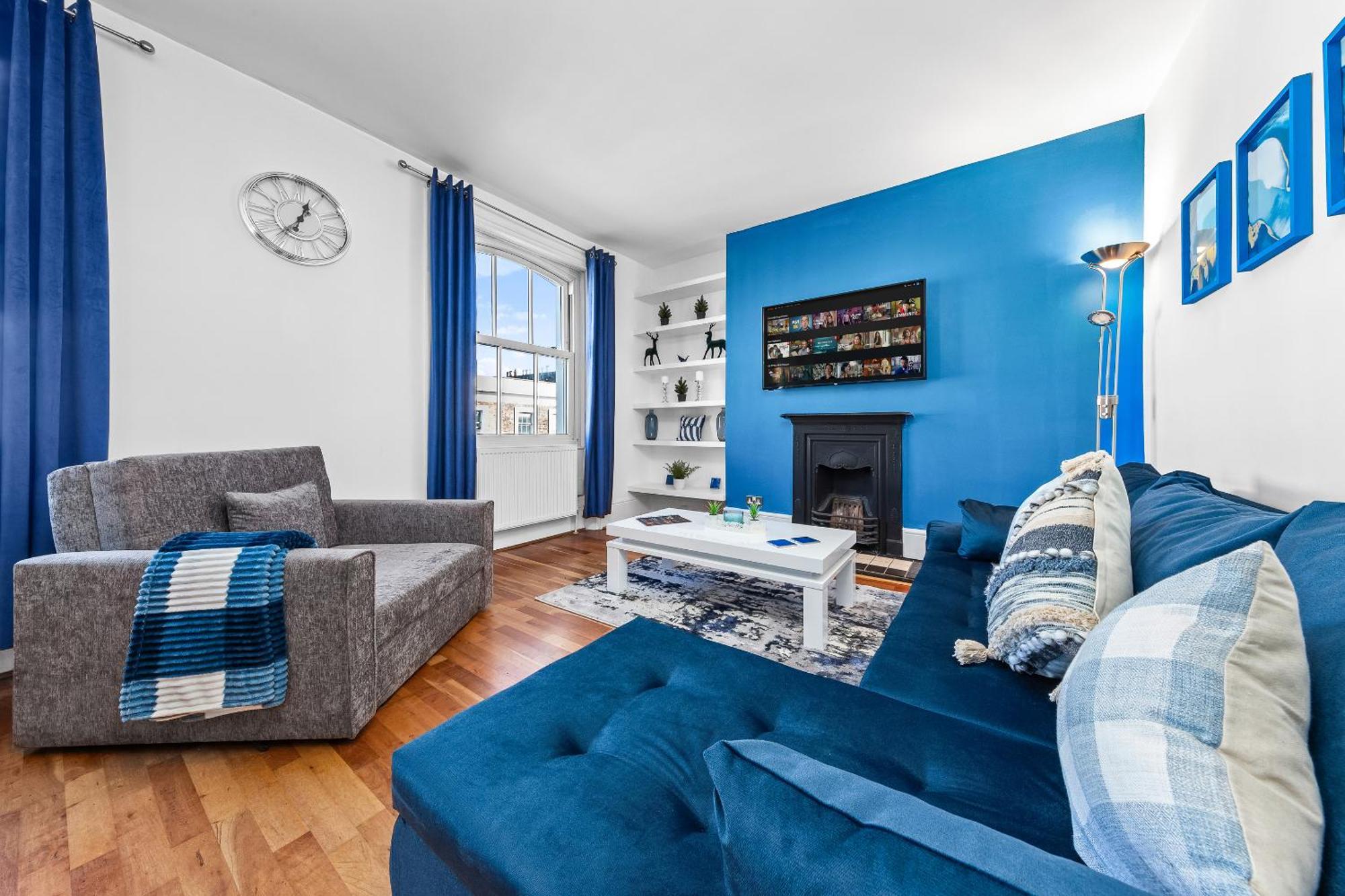Balcony Blue Theme 1 Bedroom Central London Luxury Flat Near Hyde Park! Accommodates Up To 6! Double Sofa Bed And Next To Station! Luaran gambar